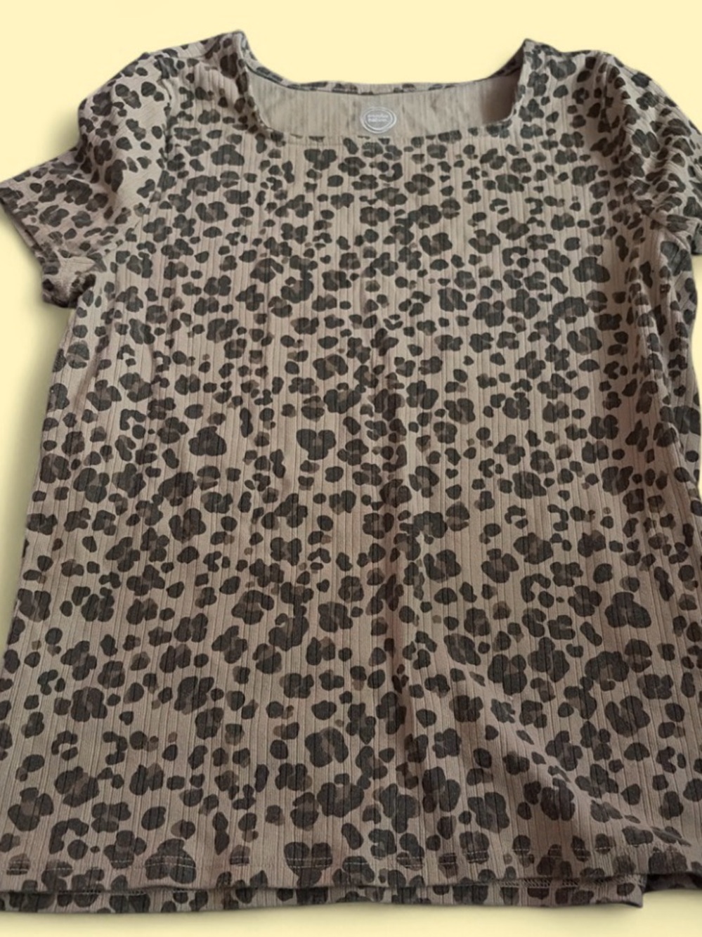 wonder nation Taupe Leopard Print Short Sleeve Tee